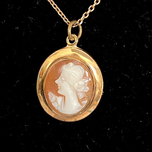 Unknown Jewelry - Antique Shell Cameo Rolled Yellow Gold Pendant 18in Gold Plated Sterling Chain